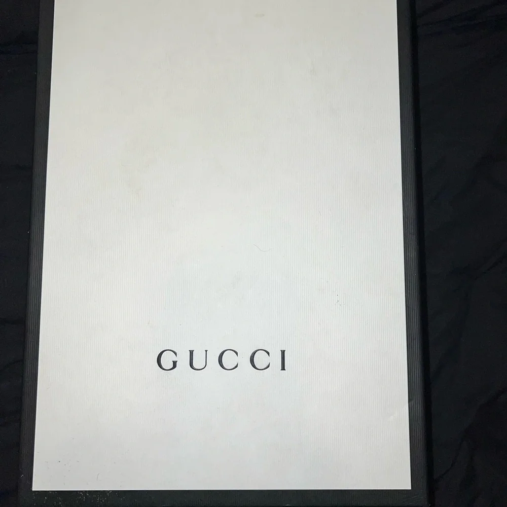 Gucci Sneakers - Picture 2 of 4